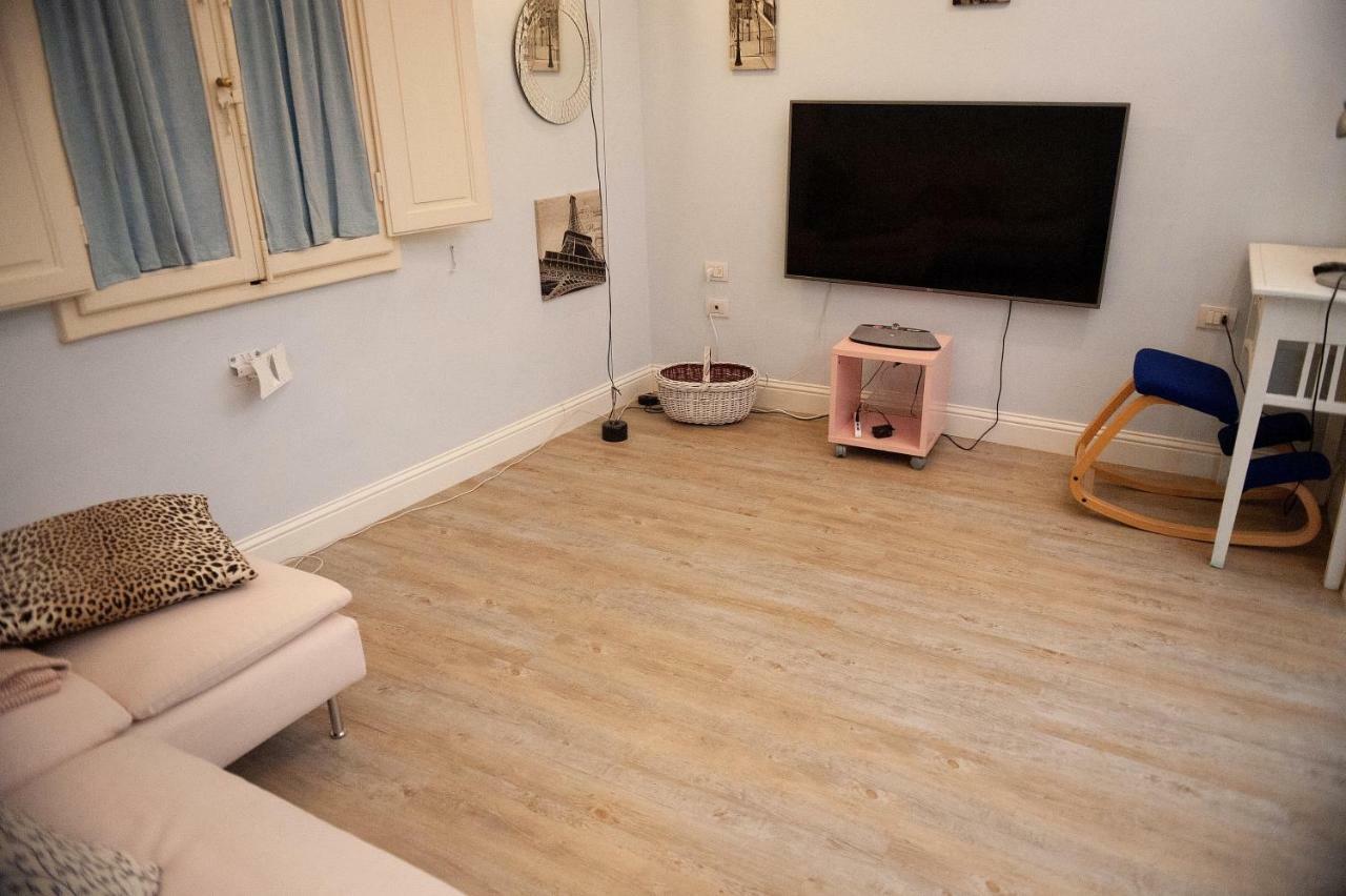 Apartment 53 Via Faenza Florenz